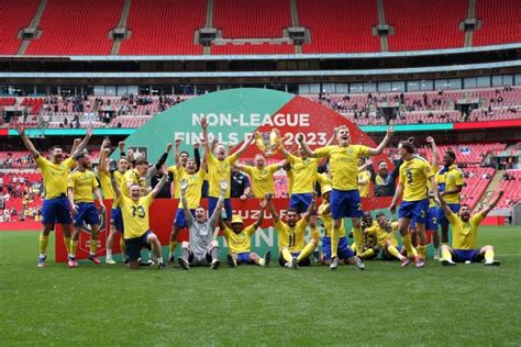 FA Vase final: Ascot United 1.